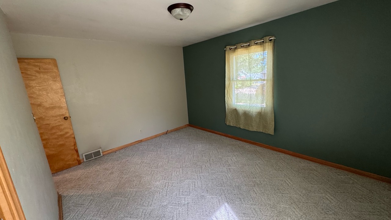 Bedroom · carpet